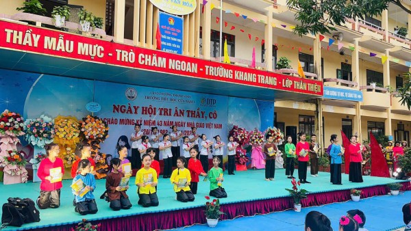 Hoạt động chào mừng kỷ niệm 43 năm Ngày Nhà giáo Việt Nam (20/11/1982 - 20/11/2025)